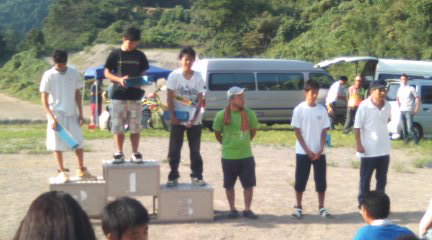 大東レース