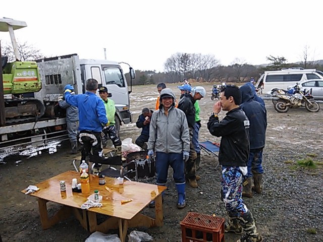 雨の中での作業